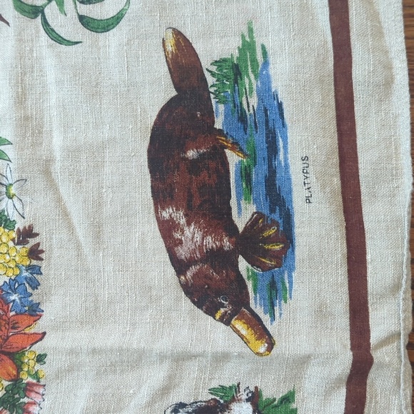 Vtg. 60s Wildlife of Australia Large Linen Square 48' with Animal Print - Picture 10 of 16
